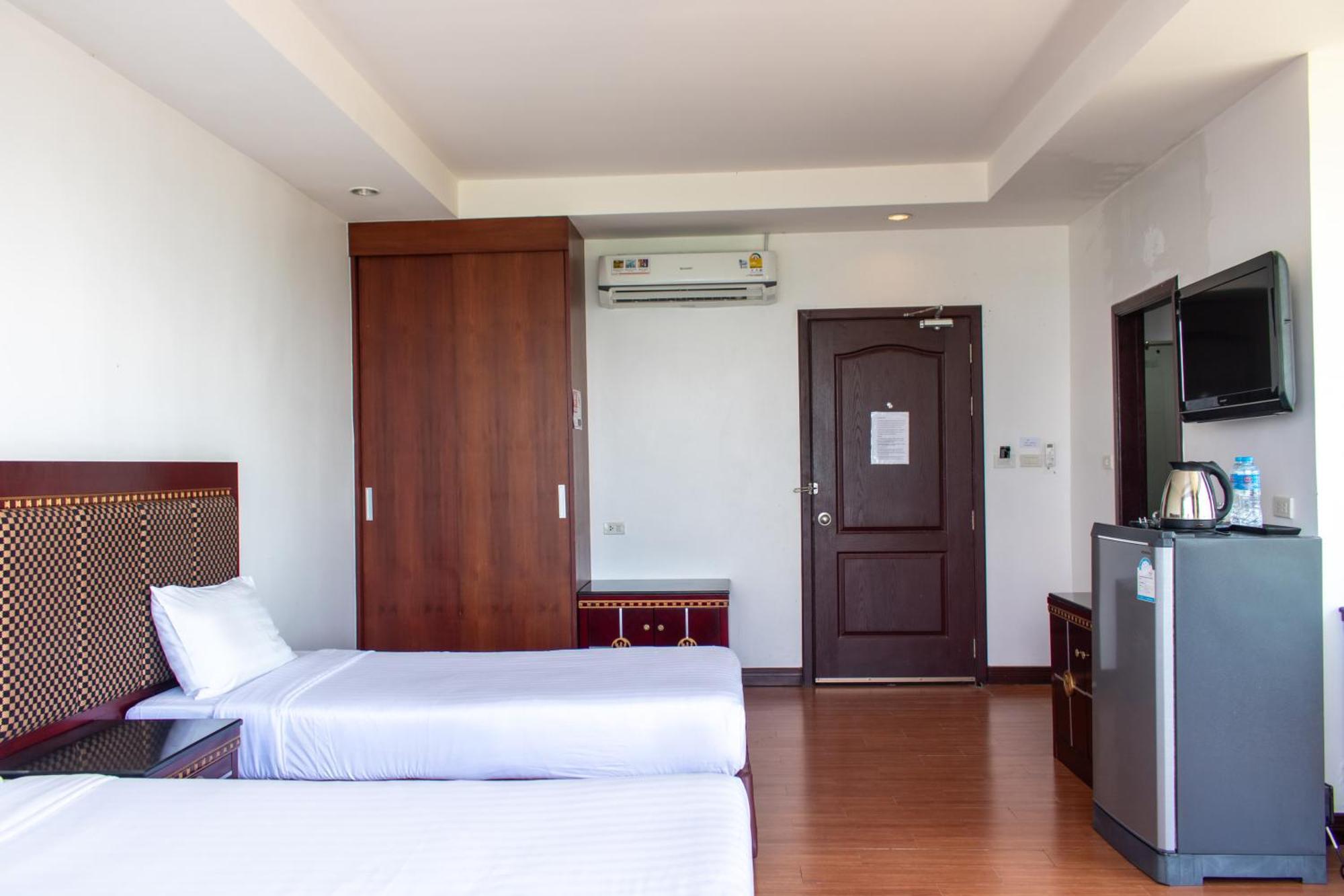 Jomtien Hisotel Экстерьер фото
